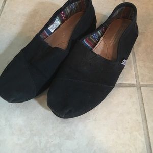 Black Canvas Toms