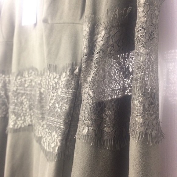 🆕Olive Suede Short Dress with Flared Lace Sleeves - Picture 4 of 6