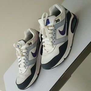 Womens Nike Air Max tennis shoes
