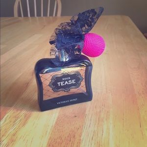 Victoria's Secret Noir Tease Perfume