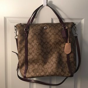 Coach signature lrg crossbody