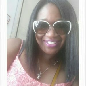 Meet your Posher, Timia