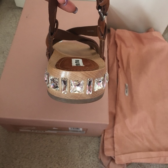 Miu Miu embellished wood sandals - Picture 3 of 5