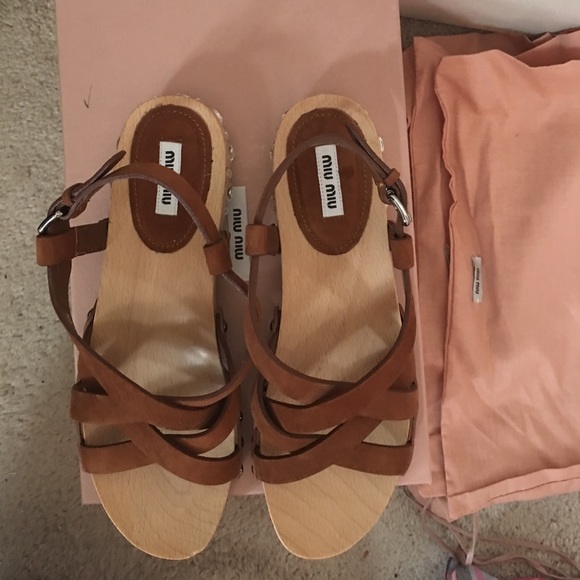 Miu Miu embellished wood sandals - Picture 5 of 5