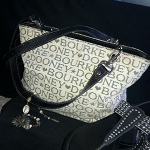 Dooney &Bourke purse