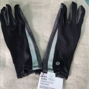 Lululemon gloves