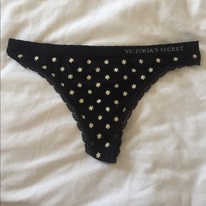 Black Daisy Thong Victoria's Secret