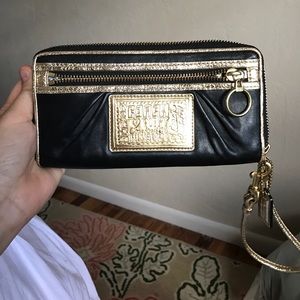 Coach poppy zip around wallet