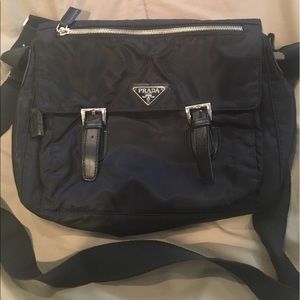 Nylon shoulder bag