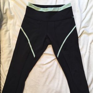 Lululemon cropped workout pant