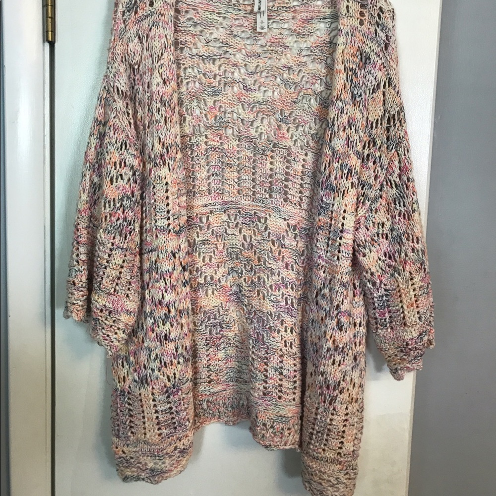 MAKE OFFER- Flowy, knit cardigan