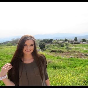 Meet your Posher, Emily