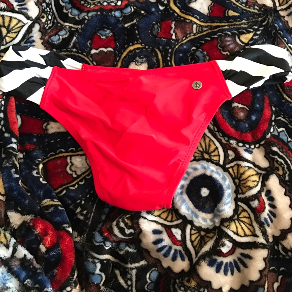 Cheeky bikini bottoms