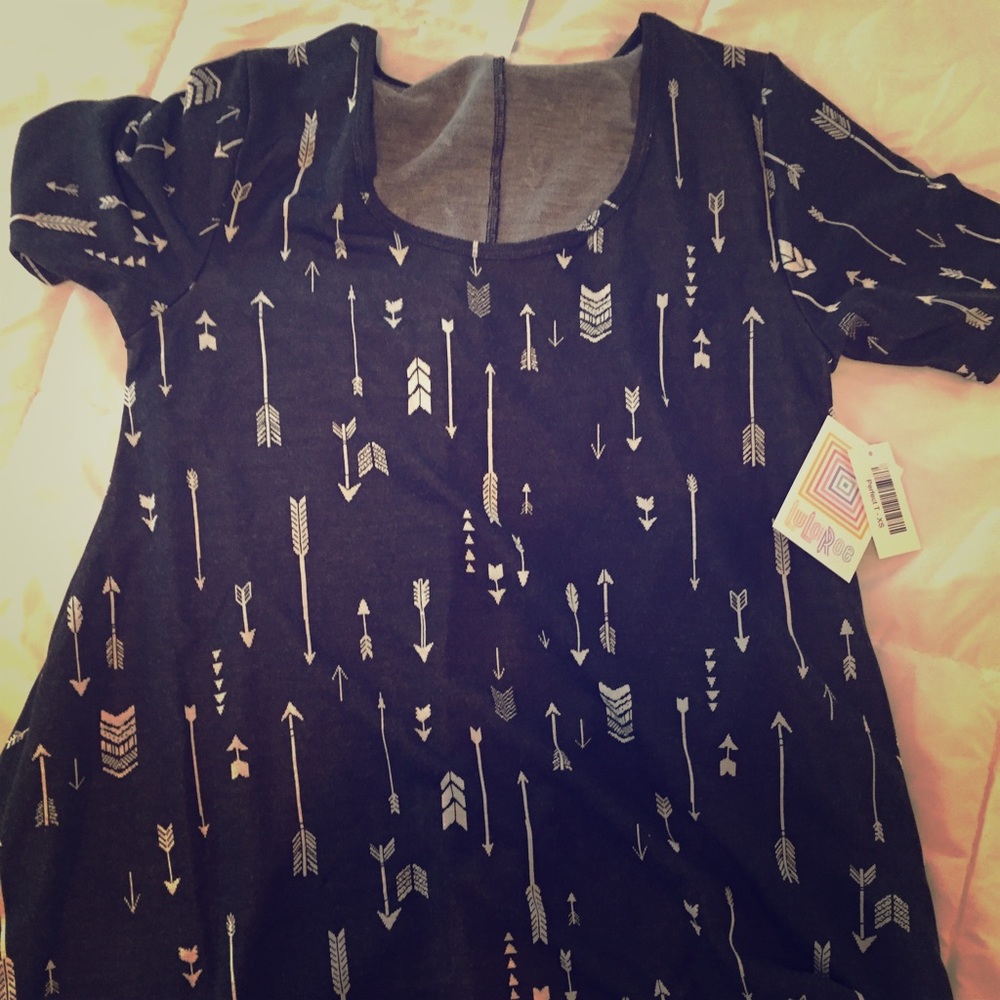 Lularoe xs perfect T