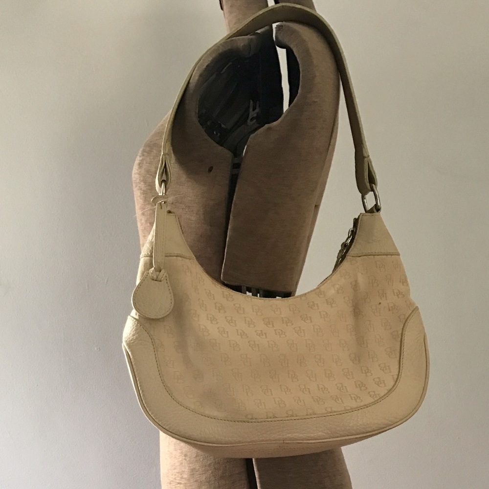 Dooney & Bourke cream logo purse- bundle buy!
