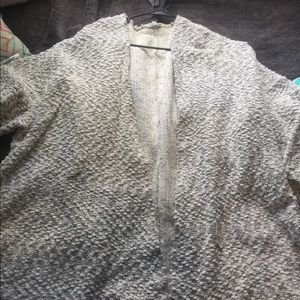 Oversized white & black cardigan. Super worm