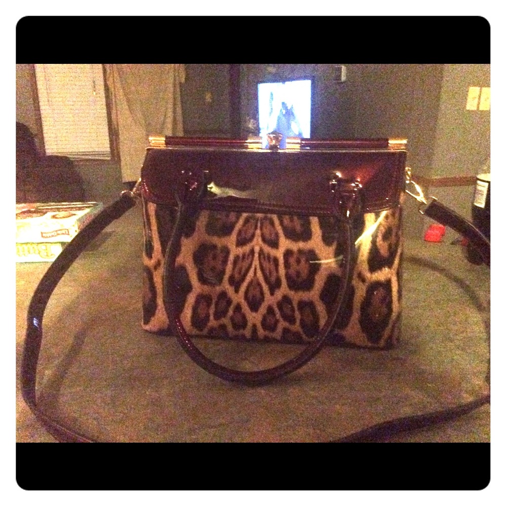 Leopard print purse with matching wallet