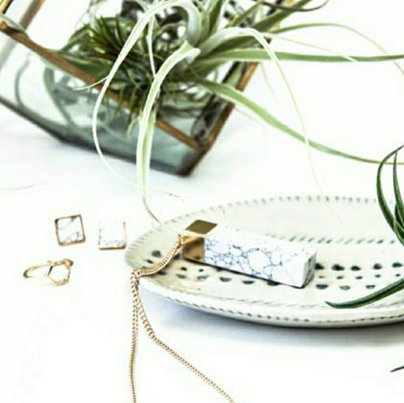 Marble Earrings - Picture 3 of 7