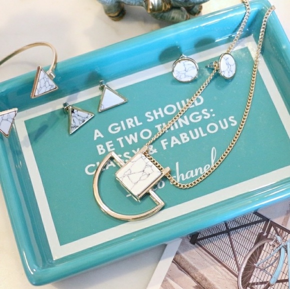 Marble Earrings - Picture 6 of 7