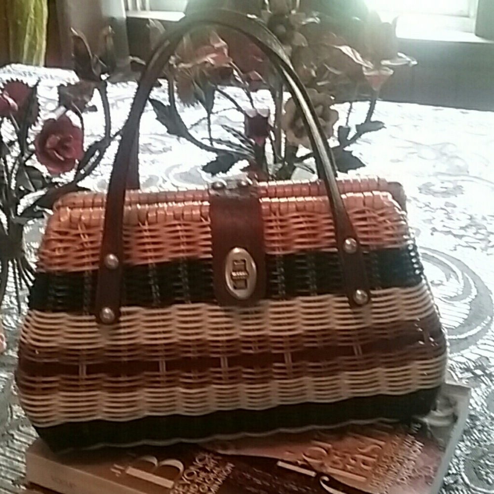 Georgeous Striped Basket Styled Vintage Handbag