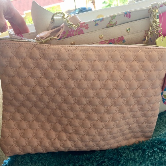 Betsey Johnson Large Pink Floral Tote & Pouch 🌸 - Picture 4 of 8