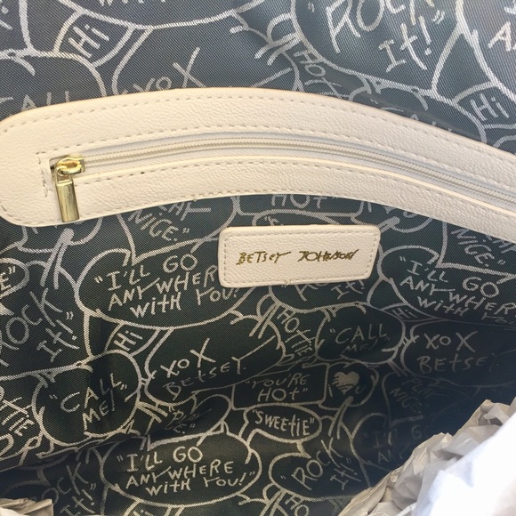 Betsey Johnson Large Pink Floral Tote & Pouch 🌸 - Picture 8 of 8