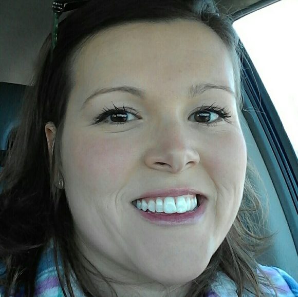 Meet your Posher, Tiffany - Picture 1 of 1