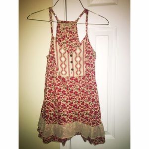 Decree Floral Top 🌸🌺