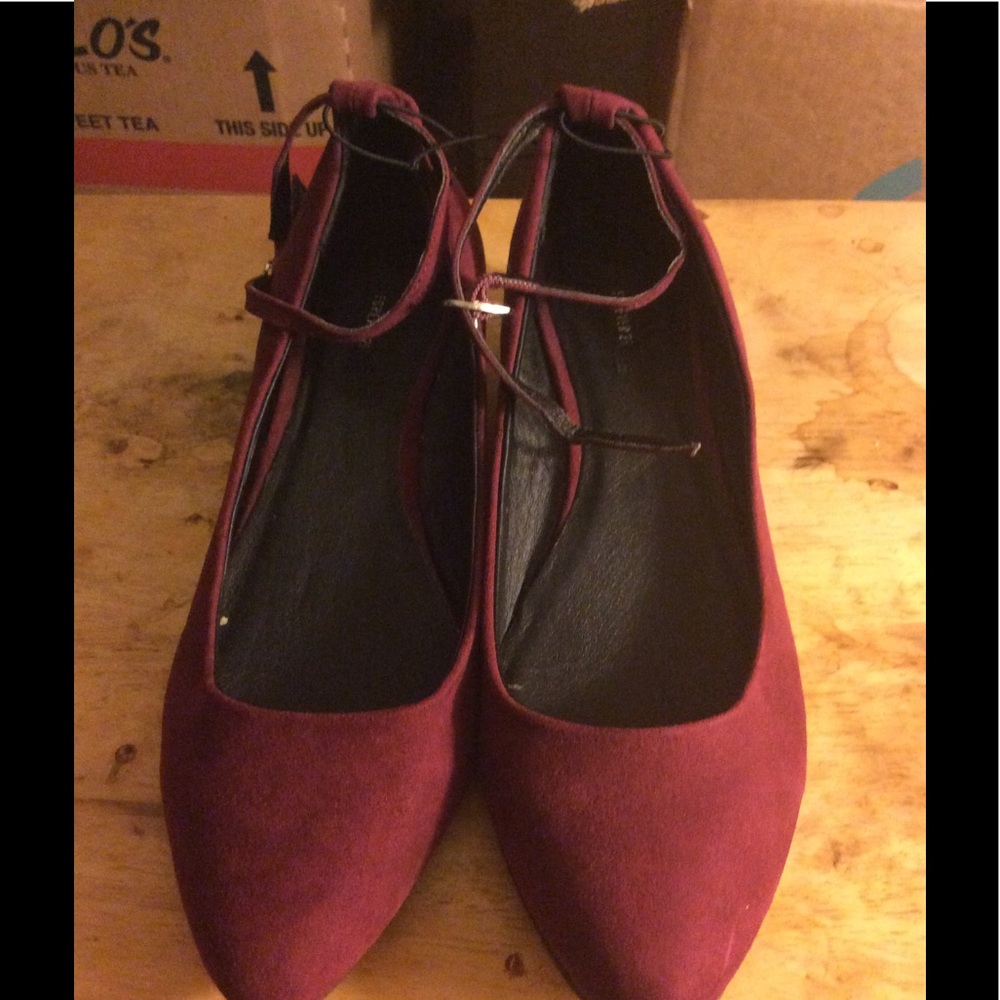 Wine suede velvet color low heel shoes