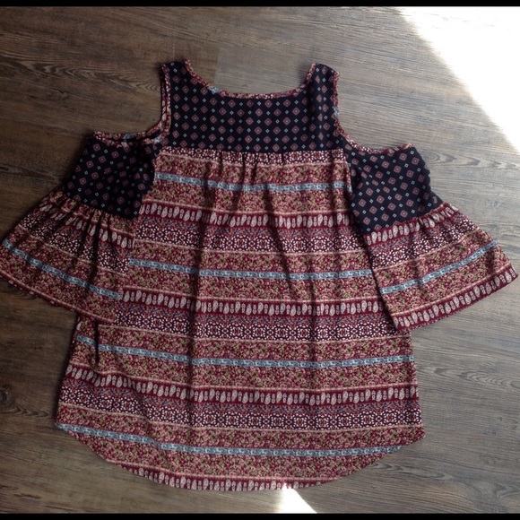 Fun Cold-Shoulder Top - Picture 5 of 5