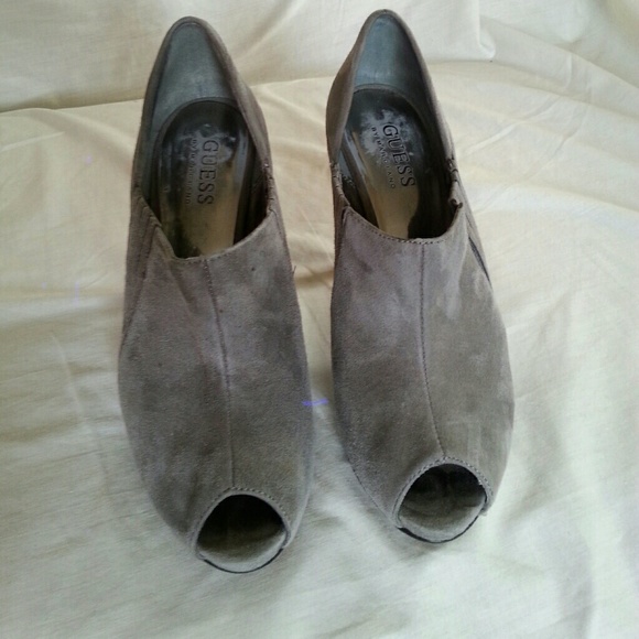 Guess grey suede peeptoe heels - Picture 2 of 4