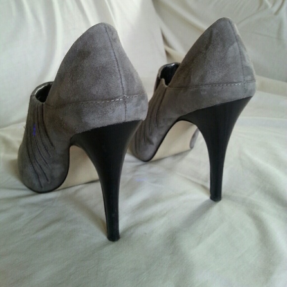 Guess grey suede peeptoe heels - Picture 3 of 4