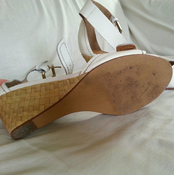 White small wedge summer sandal with ankle  straps - Picture 2 of 3