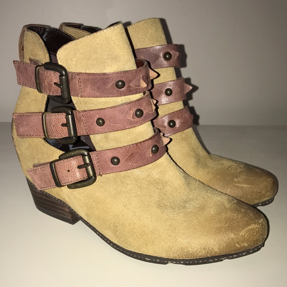 ⚡️SALE⚡️ OTBT Valley View Booties