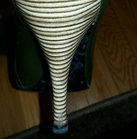 Green patent leather heels - Picture 2 of 3