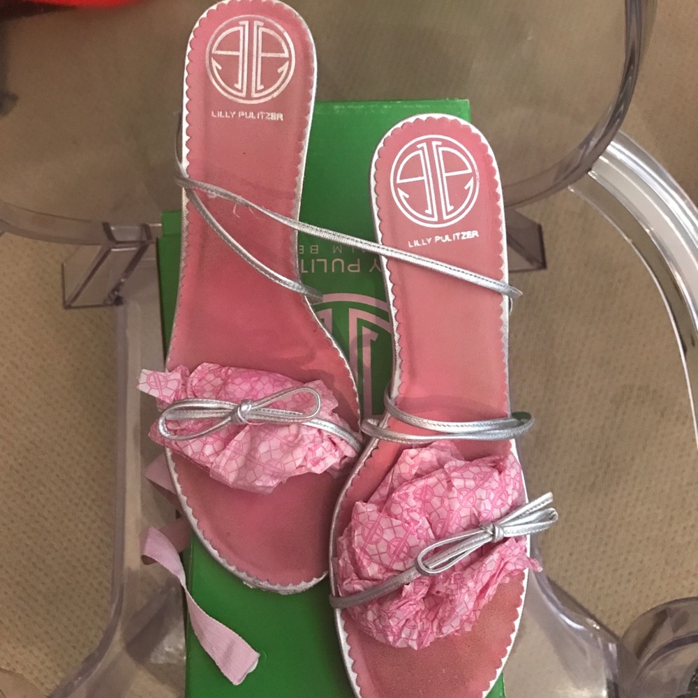 Lilly Pulitzer silver sandals size 8 w/ box