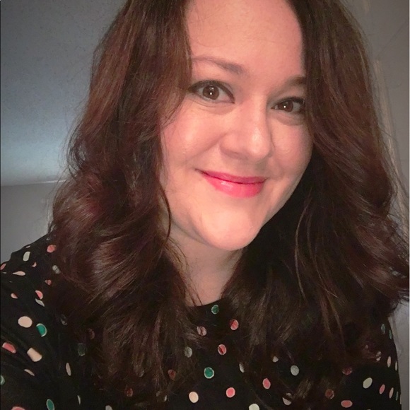 Meet your Posher, Alyssa - Picture 3 of 3