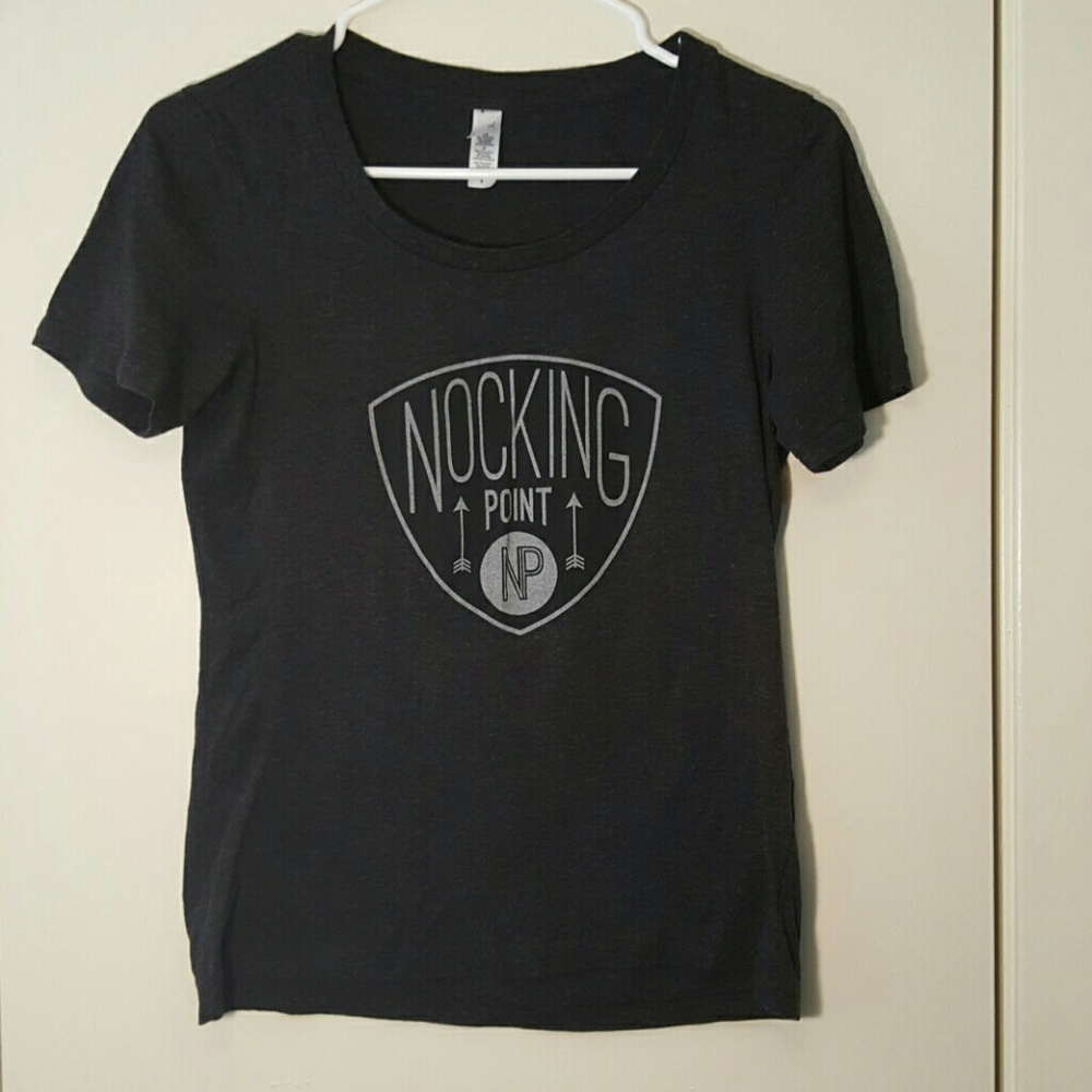 Nocking Point wine T-shirt Small