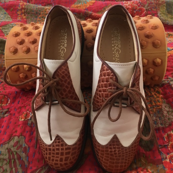 Urban Outfitters Shoes - Very chic soft leather cream and brown oxfords!
