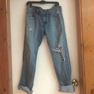 Destroyed boyfriend jeans