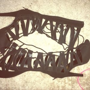 Lace up black heel