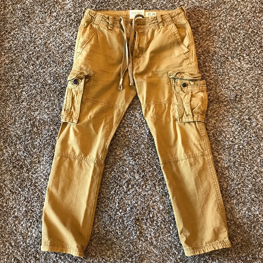 ⛔️A&F Cargo pants
