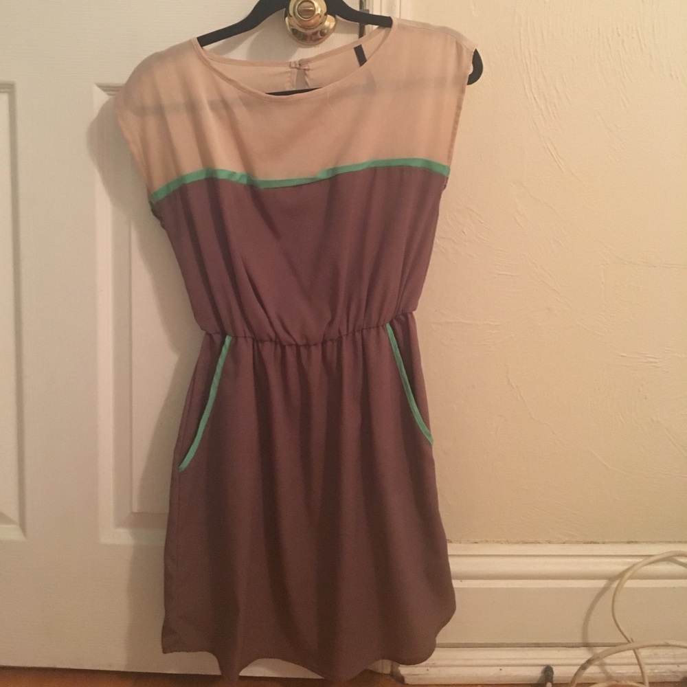 Cute tan and blue dress size small