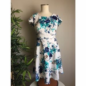 Gilli - Blue and White Floral Dress - Size S
