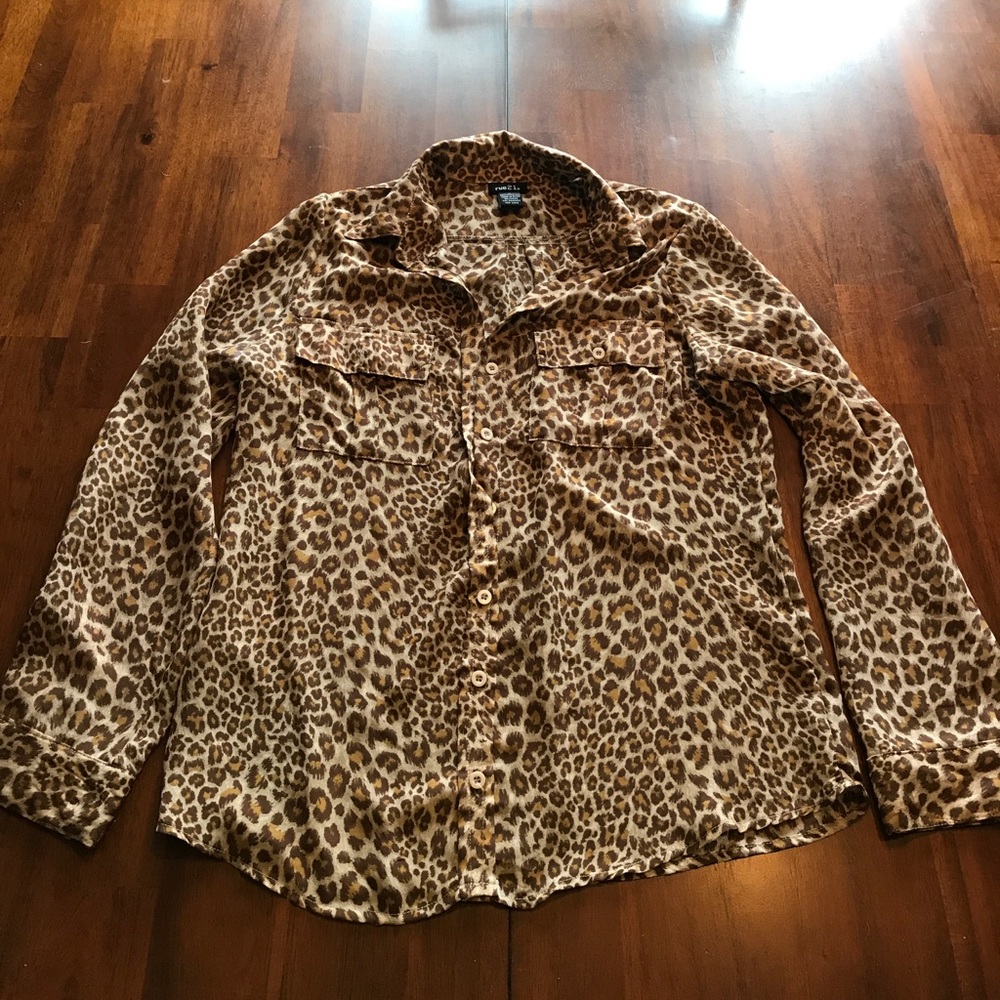 Button down cheetah print top