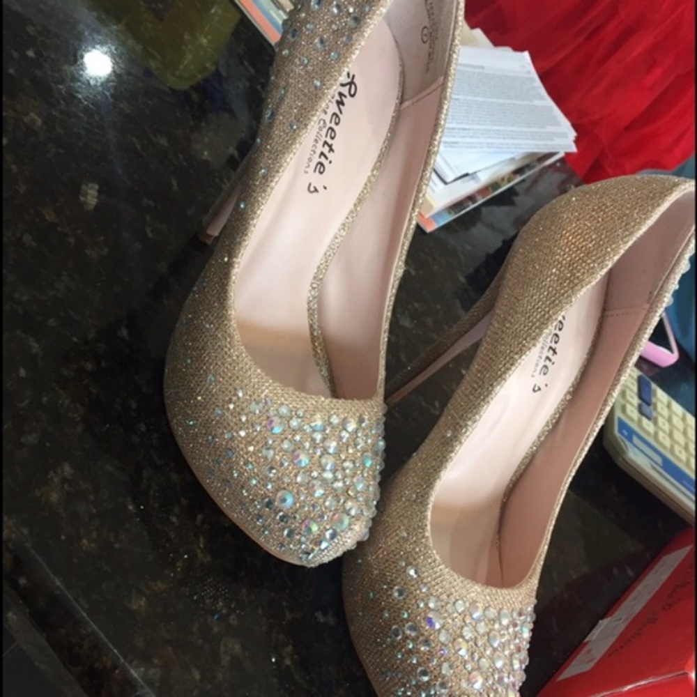 Formal shoes