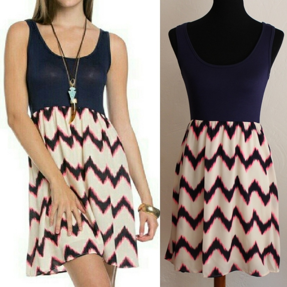 💥HP!💥 Chevron Sleeveless Dress
