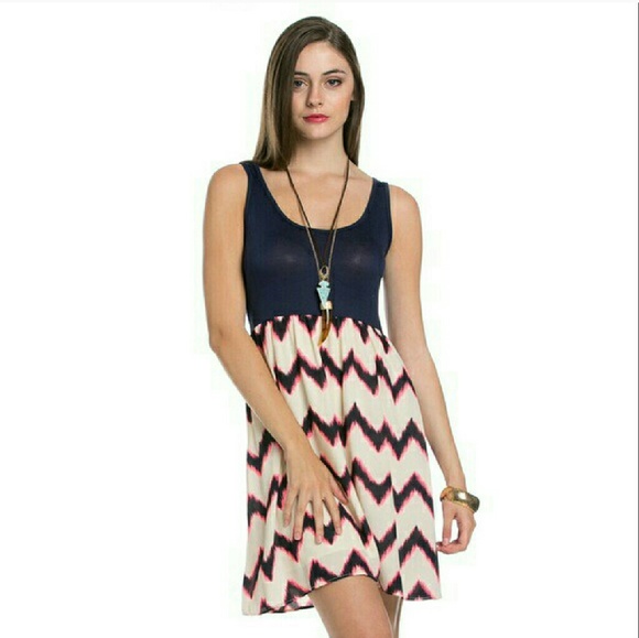 💥HP!💥 Chevron Sleeveless Dress - Picture 4 of 8