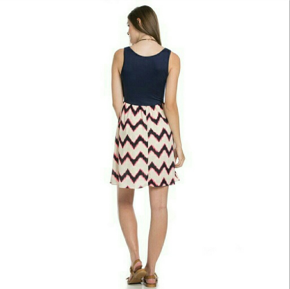 💥HP!💥 Chevron Sleeveless Dress - Picture 6 of 8