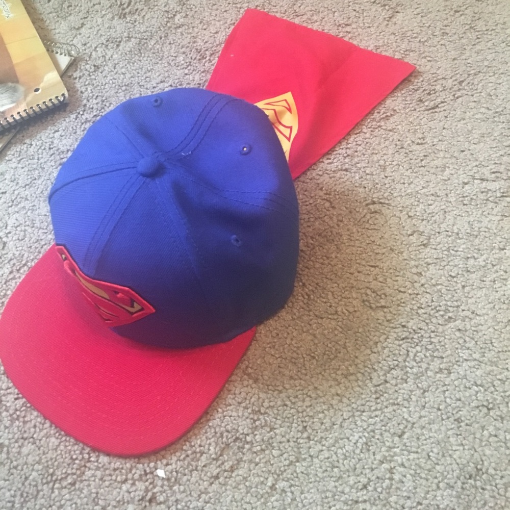 Superman cape SnapBack! - Picture 2 of 3
